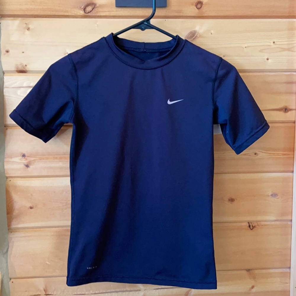 Boys Nike dry fit base layer T-shirt